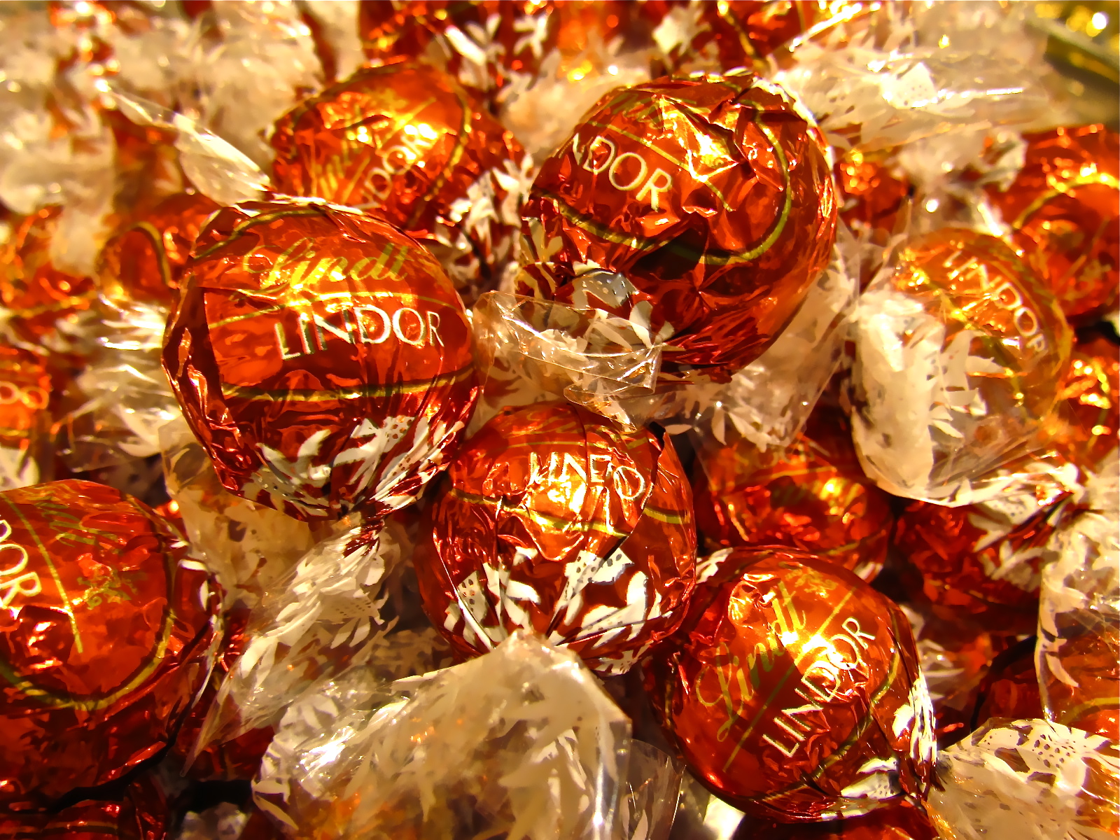 Vendita online cioccolatini Lindor Rossi quadrati al latte di