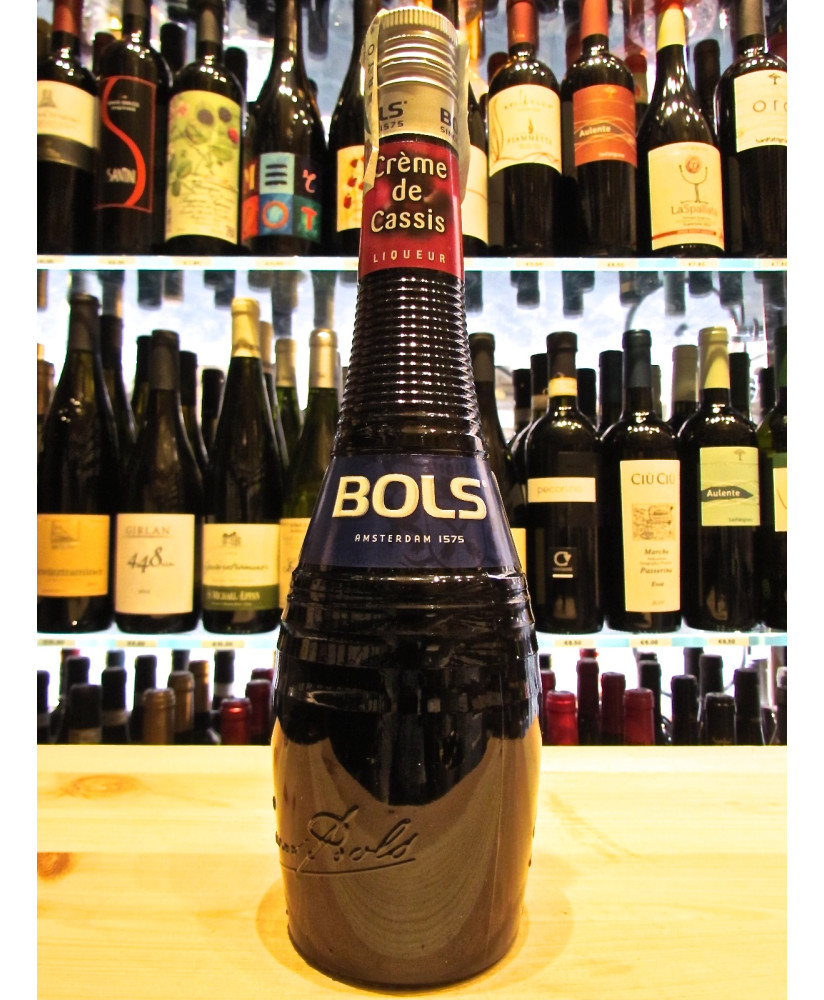 Online sales Liquors Bols Creme de Cassis, the blackcurrant, excellent accompaniment to cocktails made with champagne. Shop onli