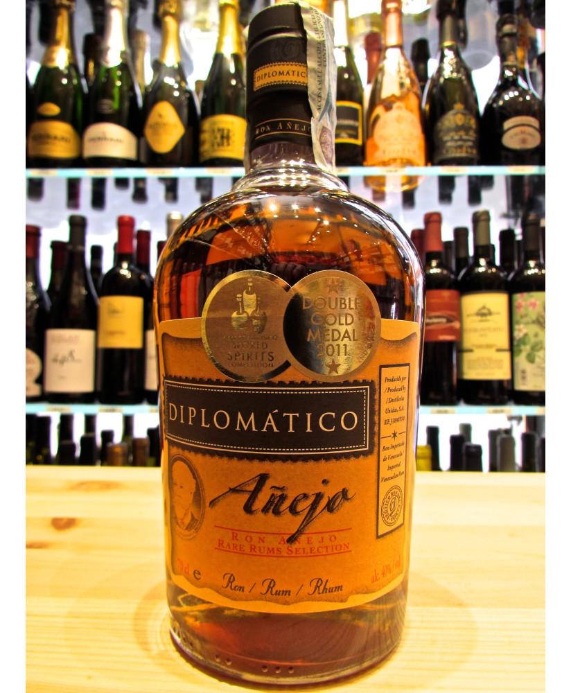 Vendita online Rum Diplomàtico Añejo, miglior prezzo. Consegna in 24/48 ore. Shop on line rhum Venezuelano Diplomatico Anejo