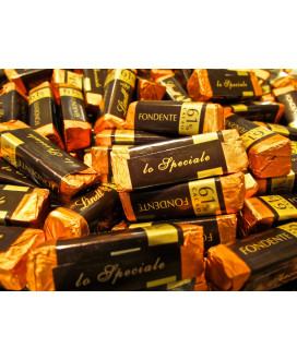 Vendita online cioccolatini Lindt lingottini fondenti 61% cacao. Lindt & Sprüngli miglior prezzo al Kg. Shop on-line cioccolata