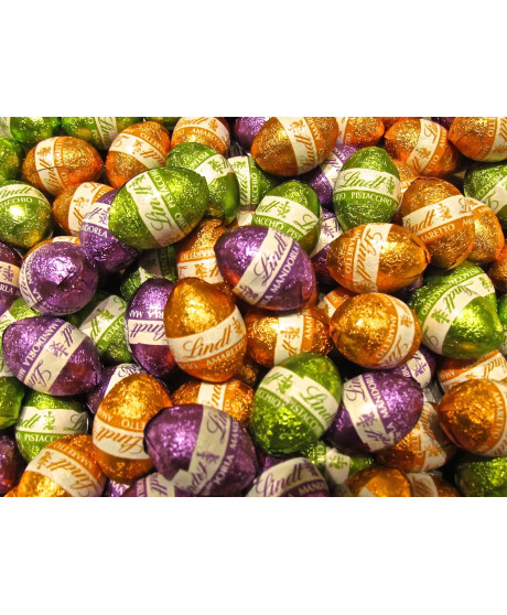 Online sales Eggs Easter Lindt Assorted milk chocolate, dark and white, Lindt & Sprüngli to € 30.00 per Kg. Shop online ovine as