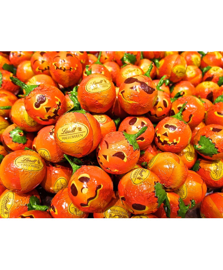 Lindt Chocolate Halloween Pumpkins - shop online at best price Lindt milk Chocolate. 